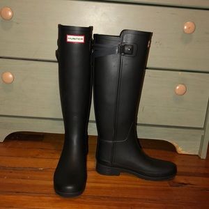 Black refined hunter boots
